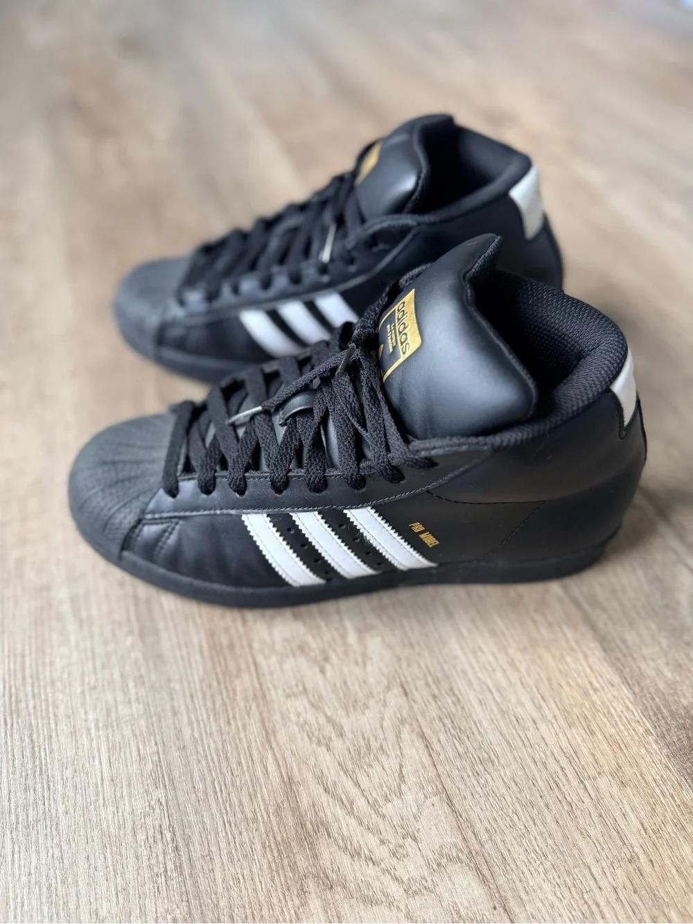 Men’s Adidas Pro Model Sneakers